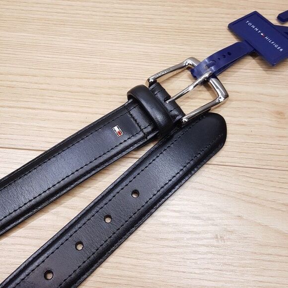 Tommy Hilfiger Other - TOMMY HILFIGER Belt Mens Size 34 36 Black Genuine Leather Silver Buckle